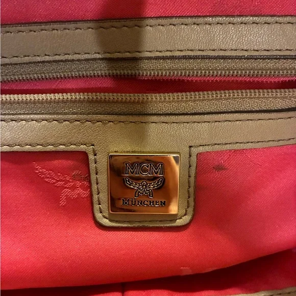 MCM Tan and Pink Tote Bag with Gold Accents Q4382 Munchen - Picture 8 of 11
